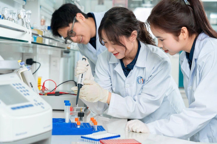 Mỗi lần đăng ký tham gia nhiệm vụ khoa học và công nghệ, nhiều nhà nghiên cứu lại phải kê khai lại từ đầu các thông tin cá nhân, quá trình công tác, lĩnh vực chuyên môn và danh mục công trình đã thực hiện. Tình trạng lặp đi lặp lại này từ lâu trở thành một trong những bất cập hành chính trong hoạt động khoa học và công nghệ.