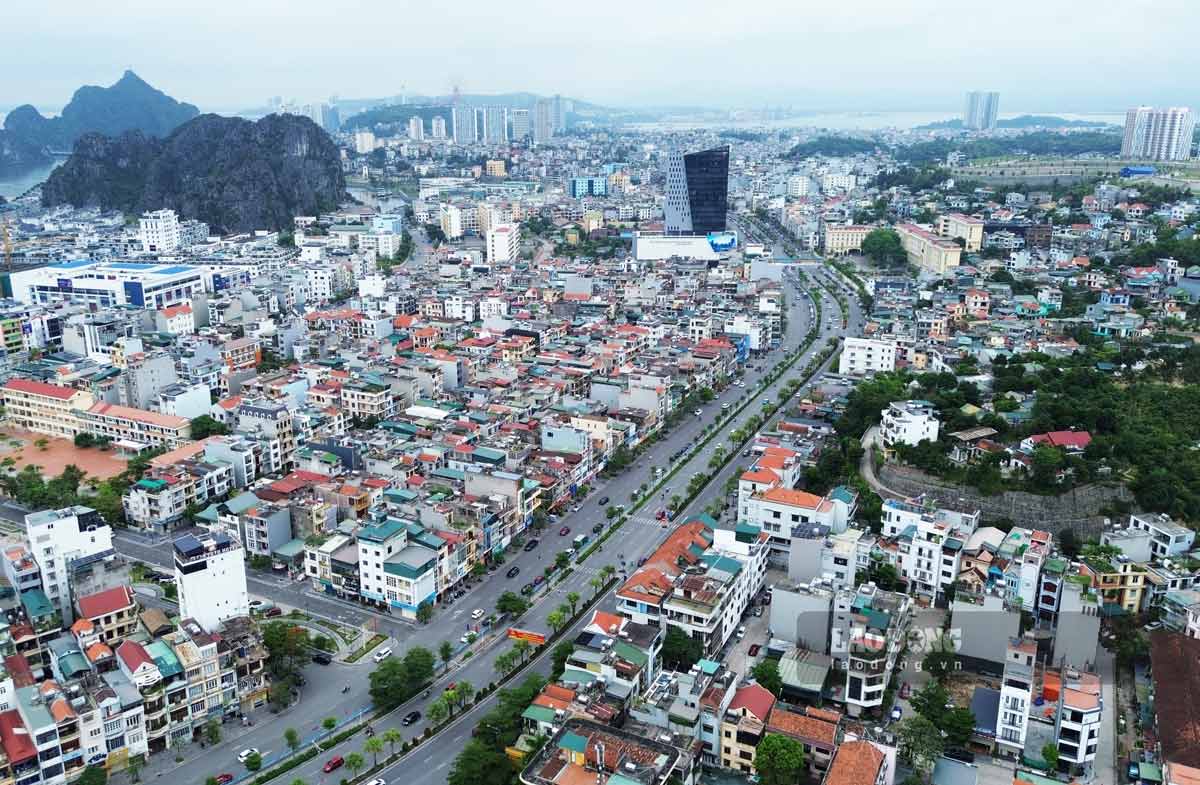 Overview of Ha Long ward, Quang Ninh province. Photo: Doan Hung