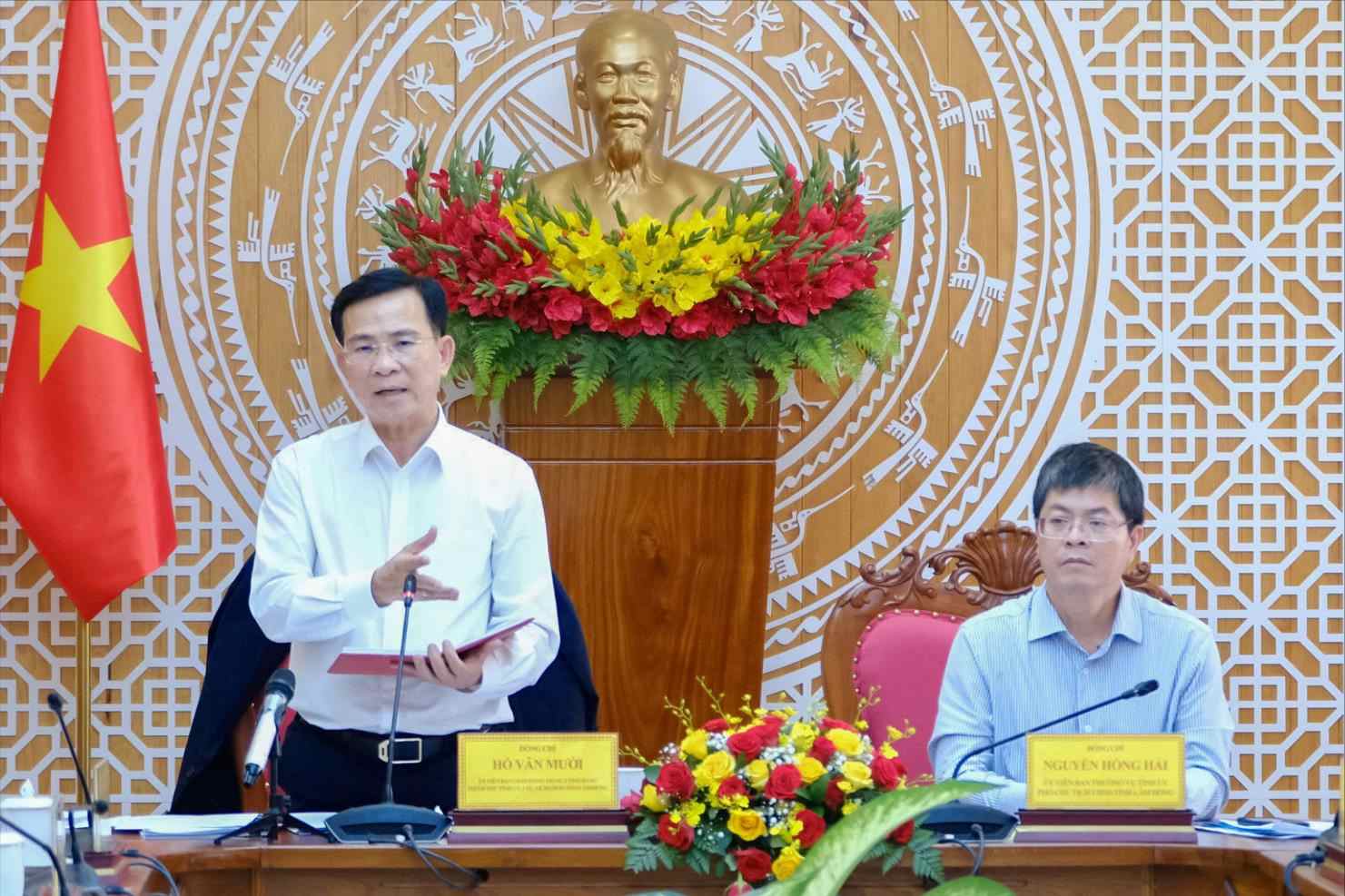 Chủ tịch UBND tỉnh Lâm Đồng Hồ Văn Mười phê bình nhà đầu tư để dự án cao tốc Bảo Lộc - Liên Khương chậm tiến độ. Ảnh: Phúc Khánh 