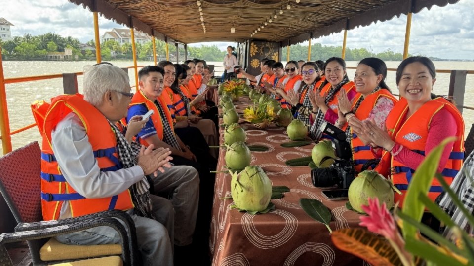 Khảo sát thực tế giúp doanh nghiệp kết nối, xây dựng các tour du lịch phù hợp nhu cầu thị trường. Ảnh: Hoàng Lộc