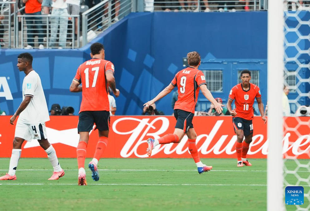 Harry Kane và Jude Bellingham thay nhau ghi bàn giúp đội tuyển Anh chiến thắng. Ảnh: Xinhua