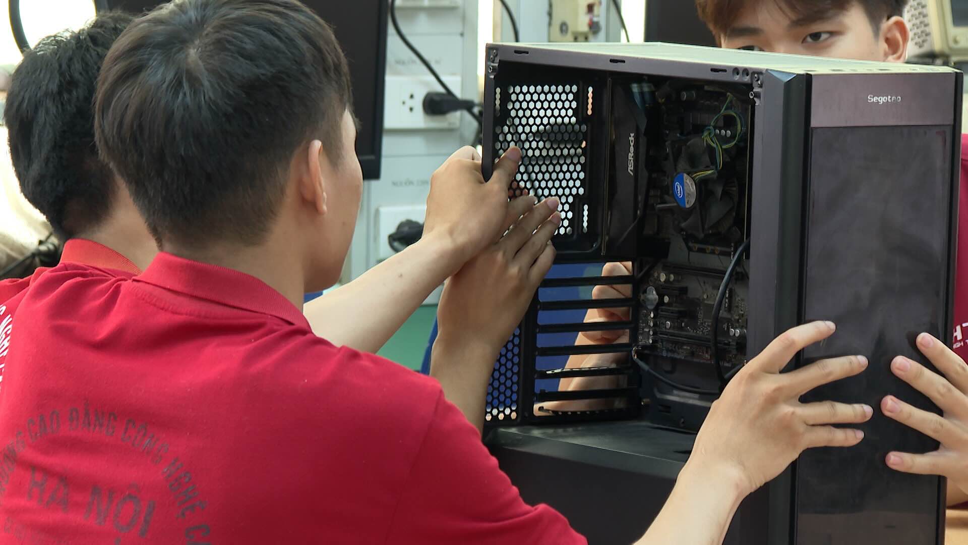 Opening the way for students after graduating from secondary school