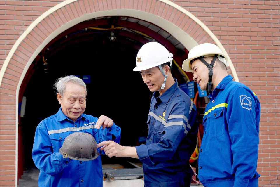 Nhiều thế hệ nối nghề, giữ lửa văn hóa thợ mỏ Quảng Ninh