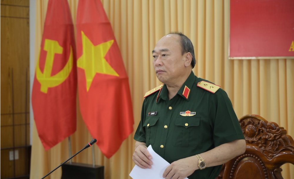 Trung tướng Lê Quang Đạo phát biểu chỉ đạo tại buổi làm việc. Ảnh: Phương Vũ
