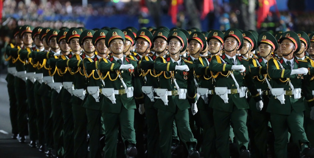 The salary scale of the armed forces, including military officers and professional soldiers, has changed from July 1. Photo: Pham Dong