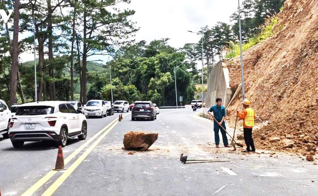Đèo Prenn - cửa ngõ vào Đà Lạt trên Quốc lộ 20 tiềm ẩn nguy cơ sạt lở trong mùa mưa. Ảnh: Hải Đường 