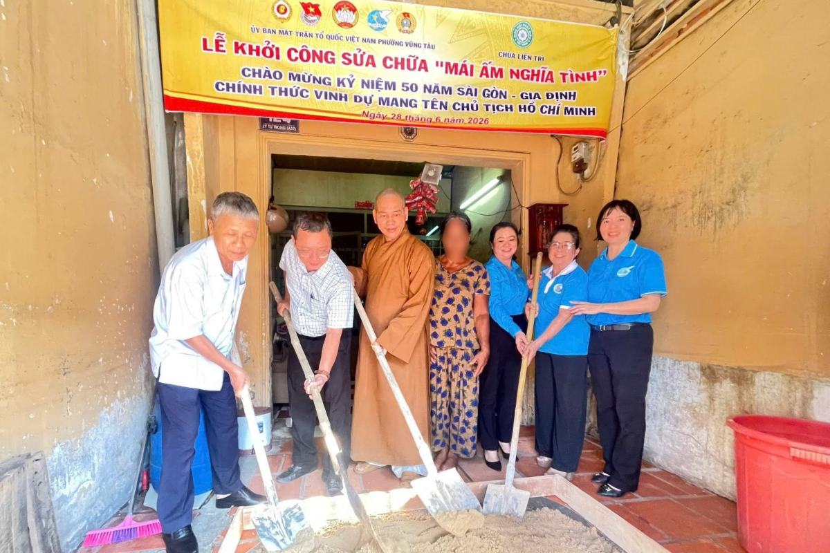 Sửa chữa mái ấm nghĩa tình cho hoàn cảnh khó khăn