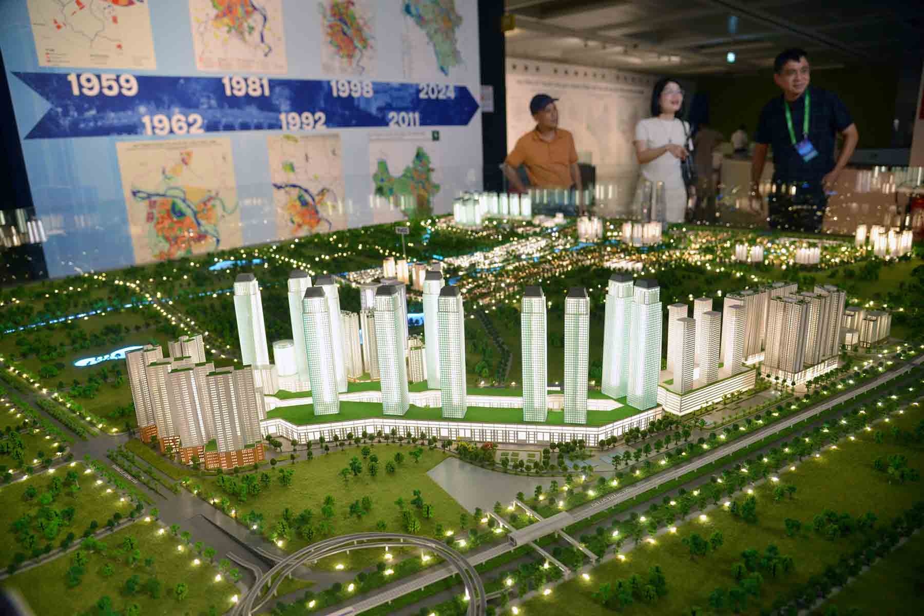 People can come to the Hanoi Museum from the afternoon of June 29 to see the Master Plan of the Capital with a 100-year vision. Photo: Viet Thanh