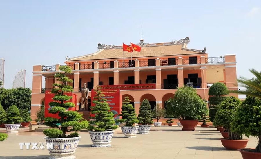 Nha Rong wharf - where Uncle Ho left to find a way to save the country on June 5, 1911, opening up the revolutionary path to gain independence and freedom for the nation. Photo: VNA