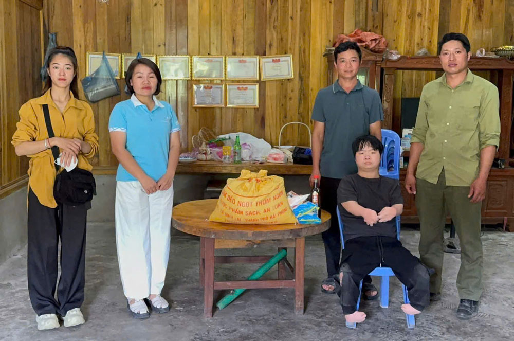 From small grains of rice nurturing human kindness in the highlands. Photo: Pham Quynh