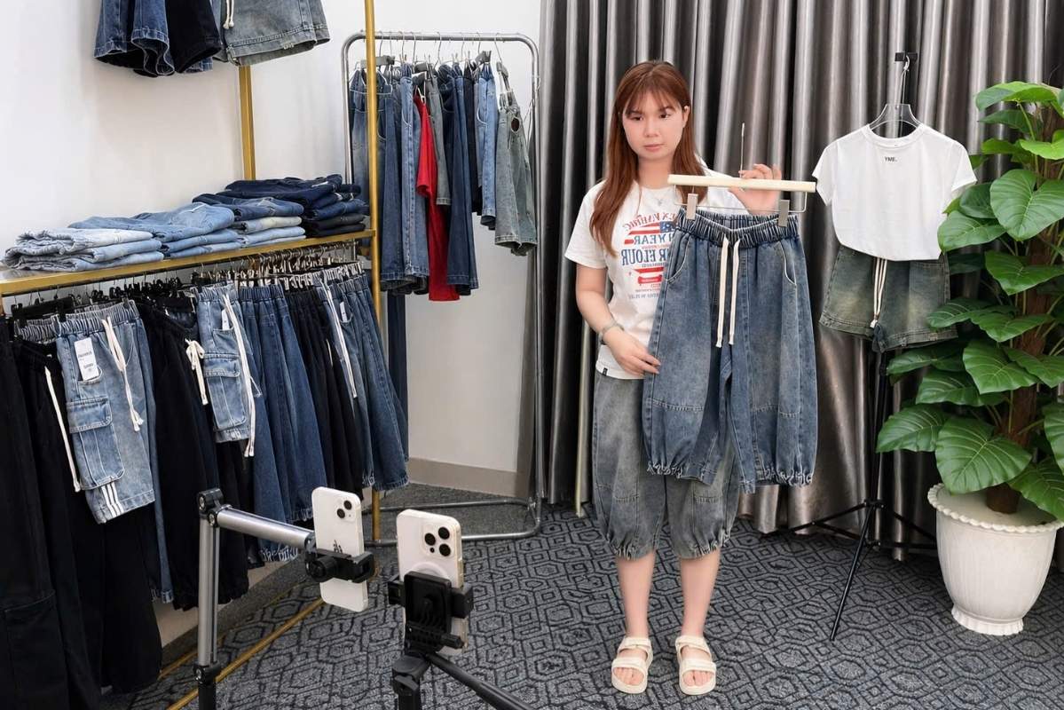 Ms. Mai Thuy Anh has verified her identity through VNeID to improve the transparency of livestream sales activities. Photo: Character provided
