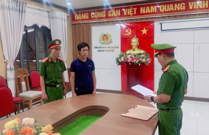 Khởi tố người đàn ông giấu ma túy đá trong túi áo ở Đà Nẵng. Ảnh: CACC