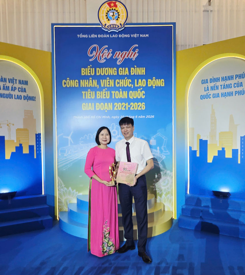 Vợ chồng ông Lê Hoàng Vũ và bà Nguyễn Thị Thu Hằng. 