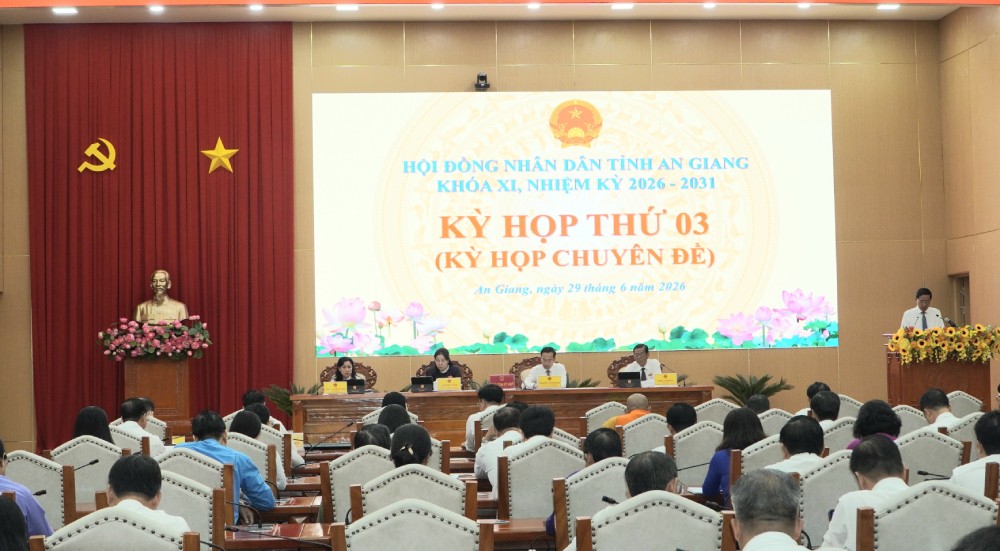 Đại biểu tham dự kỳ họp. Ảnh: Nguyên Anh