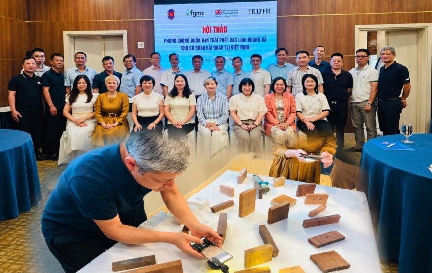 Các đại biểu tham gia tập huấn về phòng, chống buôn bán trái phép các loài động, thực vật hoang dã. Ảnh: Cục Hải quan