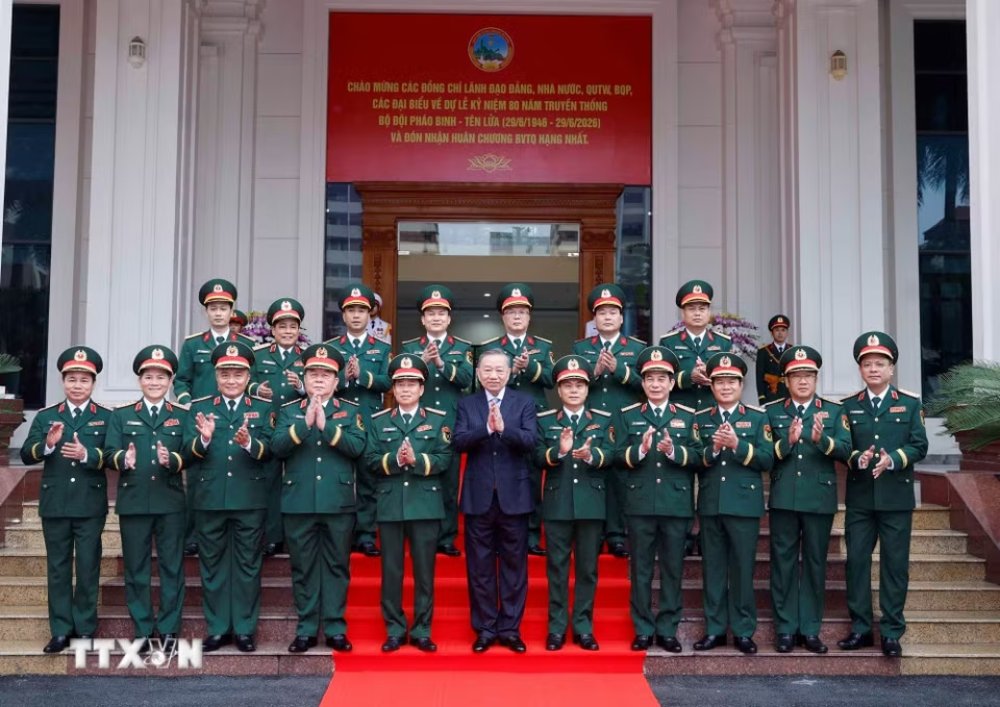 Tổng bí thư, Chủ tịch nước Tô Lâm với các đại biểu. Ảnh: Trọng Đức/TTXVN 