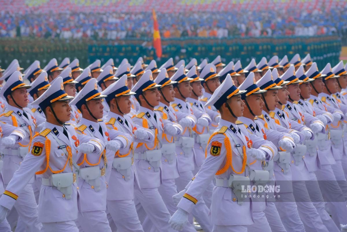 The new allowance level for 14 military leadership positions from July 1st has the highest level of nearly 3.8 million VND/month. Photo: Tuan Anh