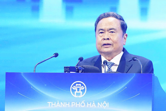 Chủ tịch Quốc hội phát biểu tại Hội nghị công bố Quy hoạch tổng thể Thủ đô Hà Nội tầm nhìn 100 năm và xúc tiến đầu tư năm 2026. Ảnh: Hữu Chánh  