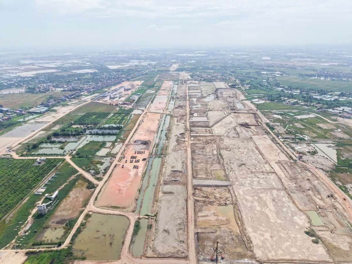 Chantier de construction du projet d'aéroport de Gia Bình, juin 2026. Photo: Vân Trường