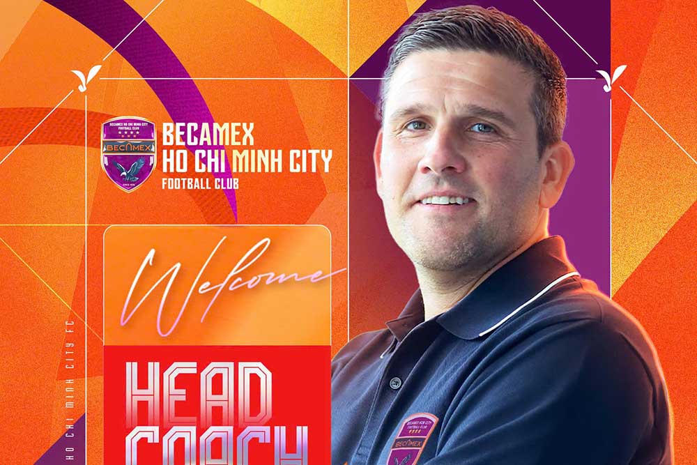 Coach Gerard Albadalejo officially became the new captain of Becamex Ho Chi Minh City. Photo: Becamex Club HCMC