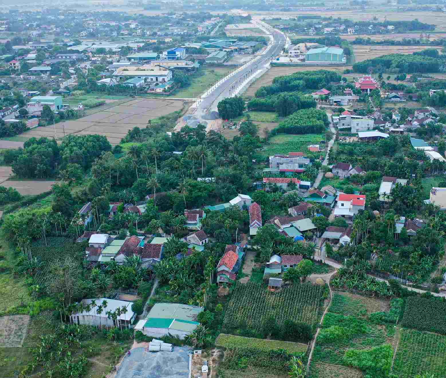Quang Ngai still has over 6,756 land plots in arrears that need to be handled; many cases of problems are not resolved administrative procedures. Photo: CAM AI