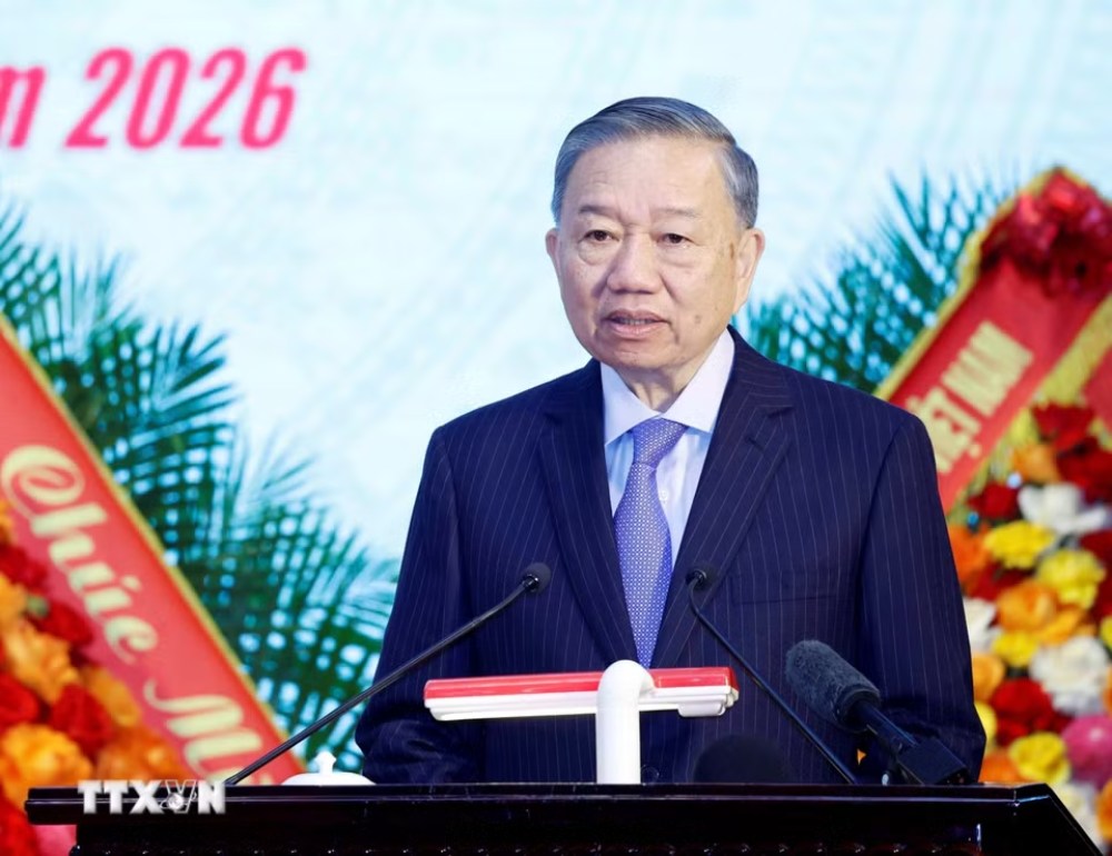 General Secretary and President To Lam emphasized the requirement to build a modern Artillery - Missile force, capable of completing tasks in new conditions. Photo: VNA