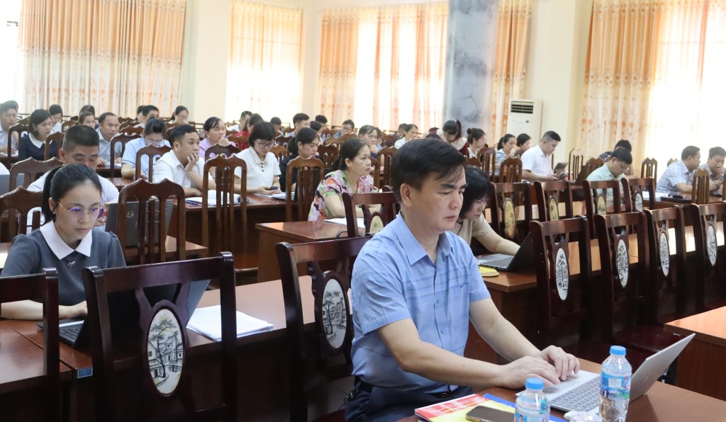 Delegates participating in the training conference. Photo: Nong Hau