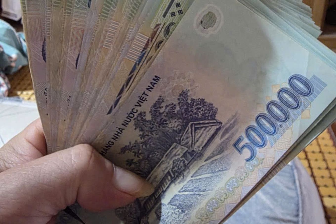 In marriage, making money is the responsibility of both husband and wife, so spending also needs to be discussed on the basis of respect. Illustrative photo: Phi Nhung