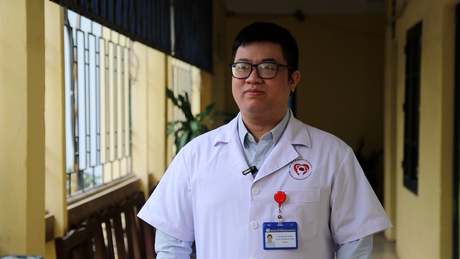 Bác sĩ Nguyễn Khắc Dũng - Bệnh viện Tâm thần ban ngày Mai Hương. Ảnh: Huyền Trang