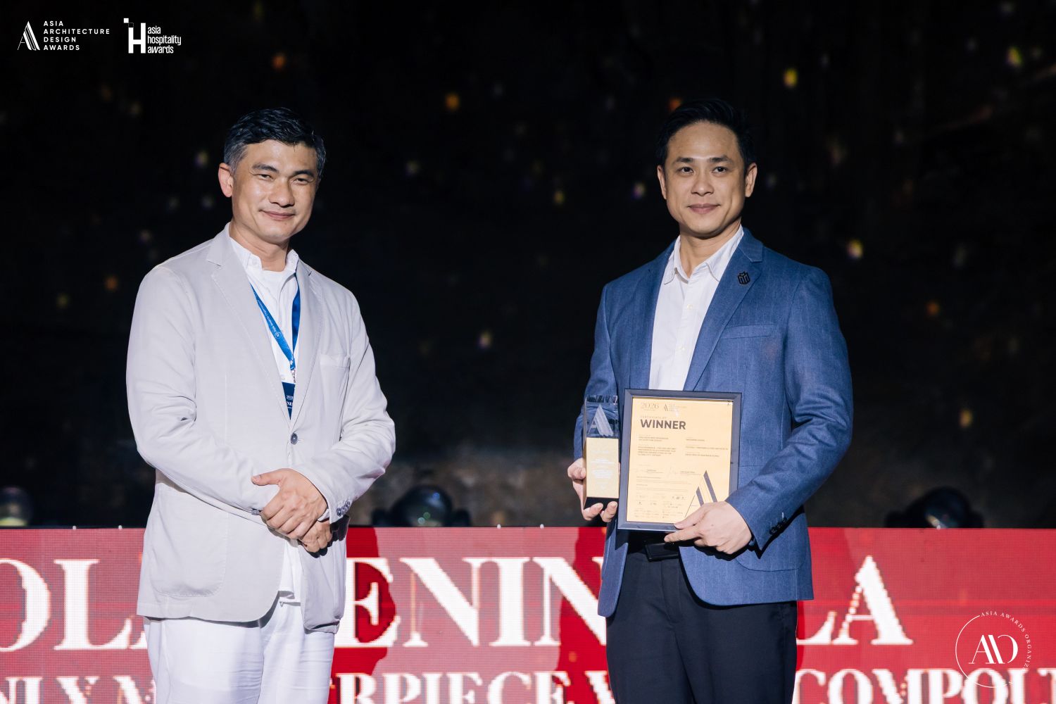 Đại diện Masterise Homes nhận giải thưởng Thiết kế Kiến trúc Nhà ở tốt nhất châu Á 2026. Ảnh: AADA2026