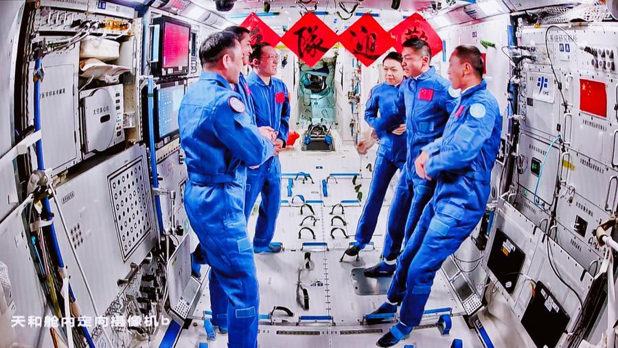Astronauts of the Shenzhou 21 and Shenzhou 23 spacecraft on May 25. Photo: Xinhua