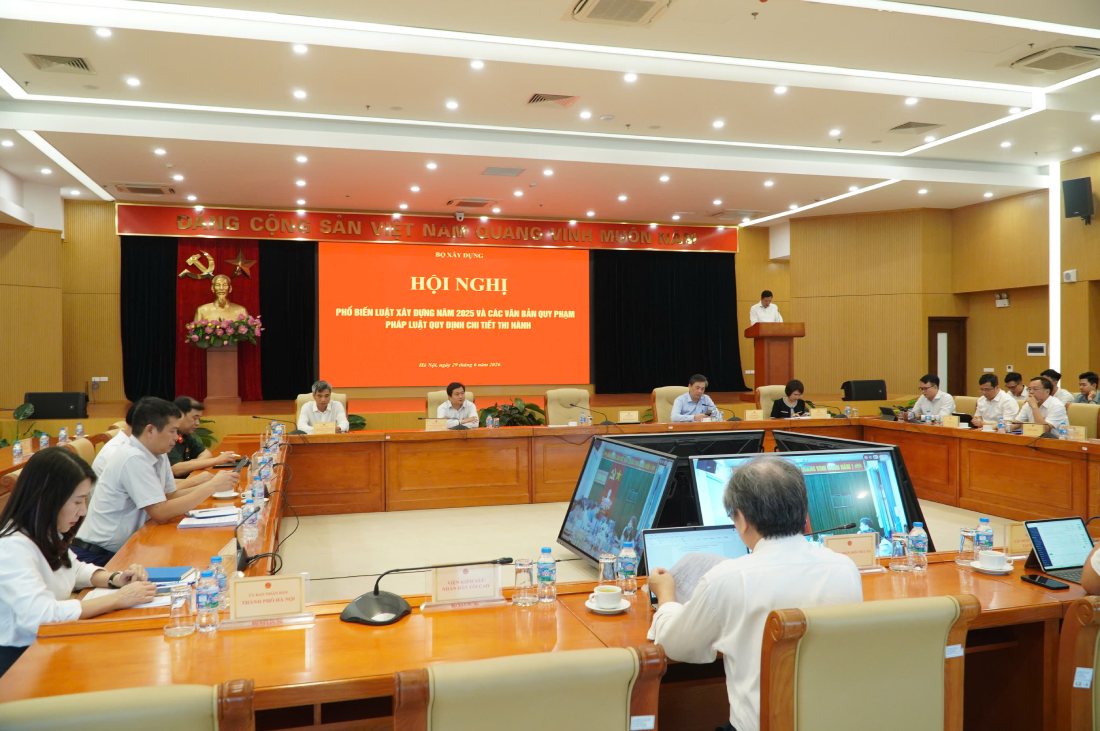 Conference scene. Photo: Bich Ngoc