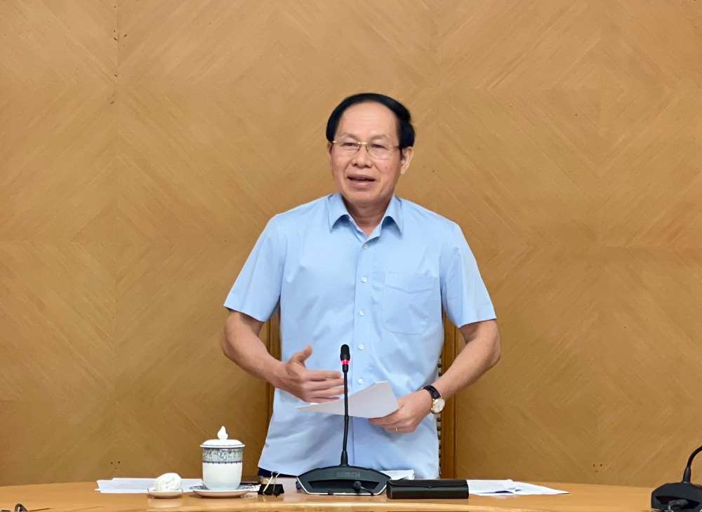 Member of the Party Central Committee, Deputy Prime Minister Le Tien Chau chairs a meeting on the draft Law on Asset Auction (amended). Photo: VGP