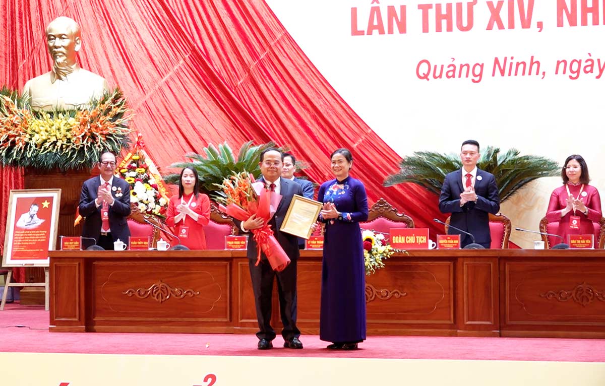 Đại hội suy tôn ông Quản Minh Cường, Ủy viên Trung ương Đảng, Bí thư Tỉnh ủy, Trưởng Đoàn ĐBQH tỉnh làm Chủ tịch danh dự Hội Chữ thập đỏ Việt Nam tỉnh Quảng Ninh nhiệm kỳ 2026-2031.