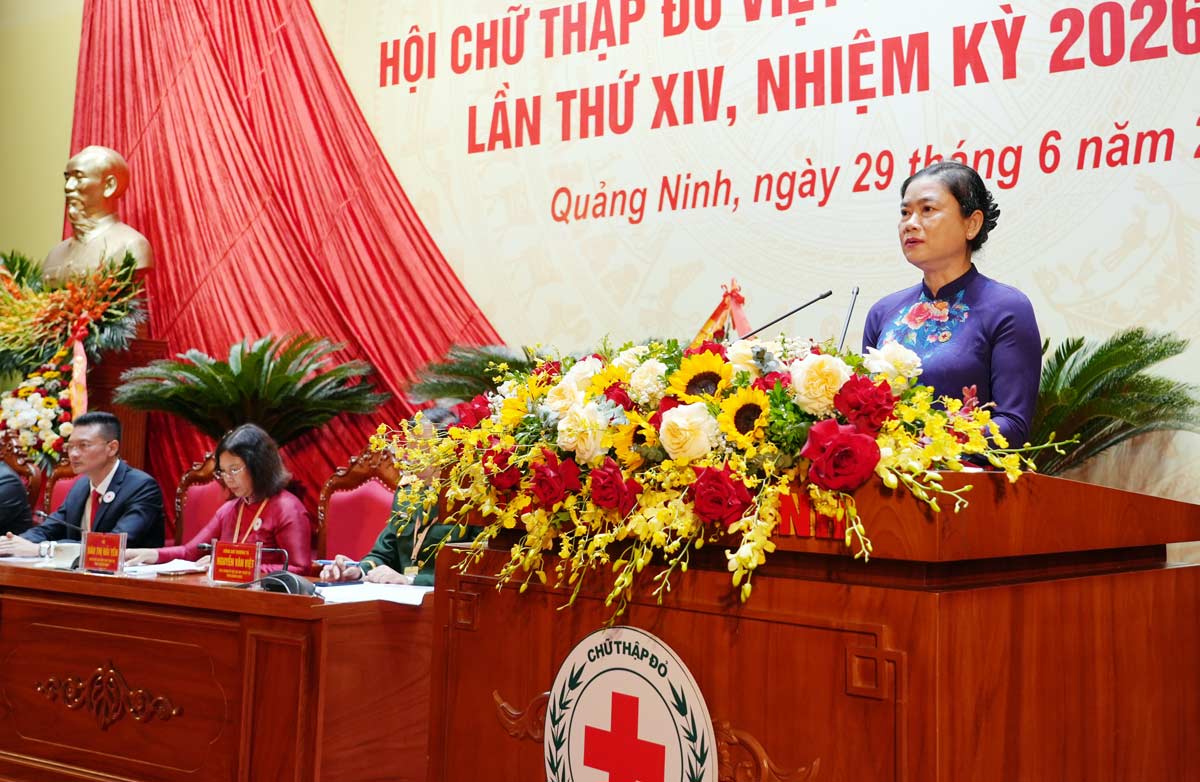 Bà Đỗ Thị Thu Thảo, Chủ tịch Trung ương Hội Chữ thập đỏ Việt Nam, phát biểu chỉ đạo tại Đại hội. Ảnh: Dương Trường