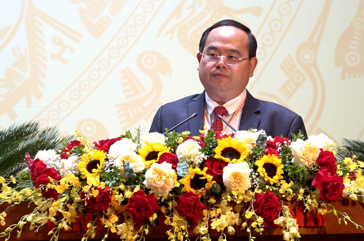 Ông Quản Minh Cường, Ủy viên Trung ương Đảng, Bí thư Tỉnh ủy, Trưởng Đoàn ĐBQH tỉnh Quảng Ninh, phát biểu tại Đại hội. Ảnh: Đoàn Hưng