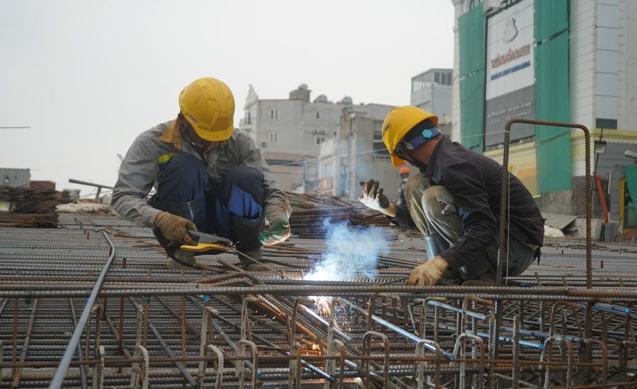 Hai Phong strengthens labor safety and hygiene at construction sites and projects. Photo: Mai Dung