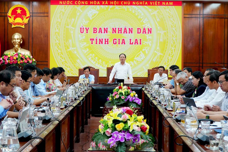 UBND tỉnh Gia Lai họp triển khai nhiệm vụ 6 tháng cuối năm 2026. Ảnh: Trang Lê