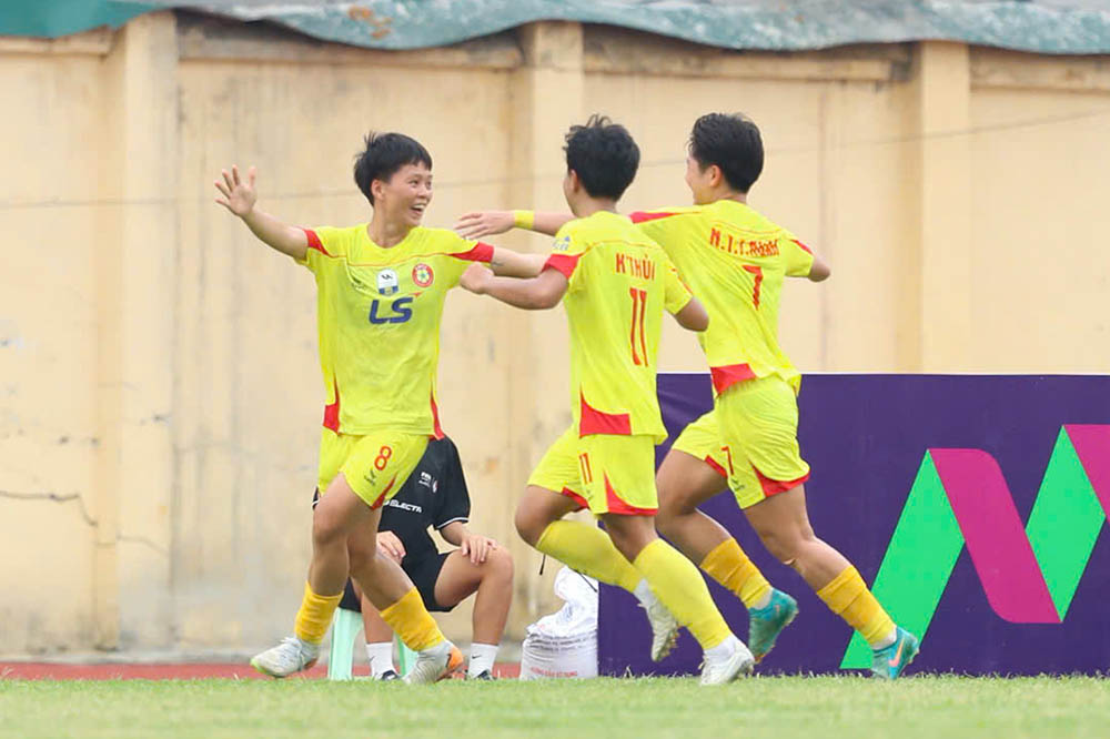 TPHCM I defeated Hanoi I with a score of 1-0 to rise to the top of the National Women's Football Championship - Thai Son Bac Cup 2026. Photo: VFF