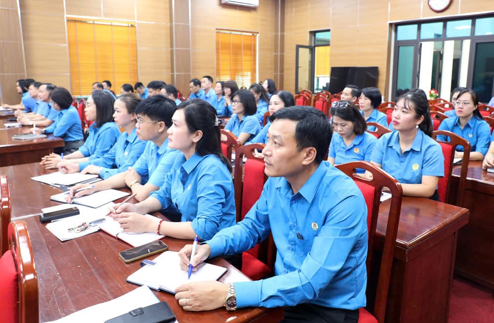 Conference of the Executive Committee summarizing trade union activities in the first 6 months of the year, deploying key tasks for the last 6 months of 2026 of the Bac Ninh Provincial Labor Federation. Photo: Quyet Chien.