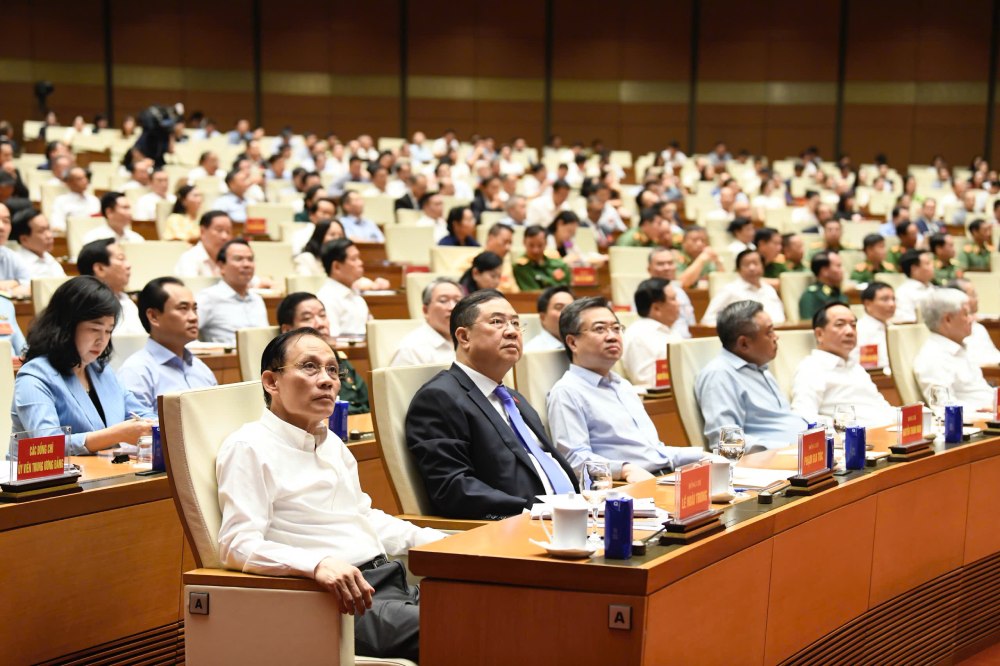  Các lãnh đạo Đảng, Nhà nước và đại biểu tham dự hội nghị quán triệt và triển khai Nghị quyết của Bộ Chính trị về phát triển kinh tế có vốn đầu tư nước ngoài. Ảnh: Hải Nguyễn