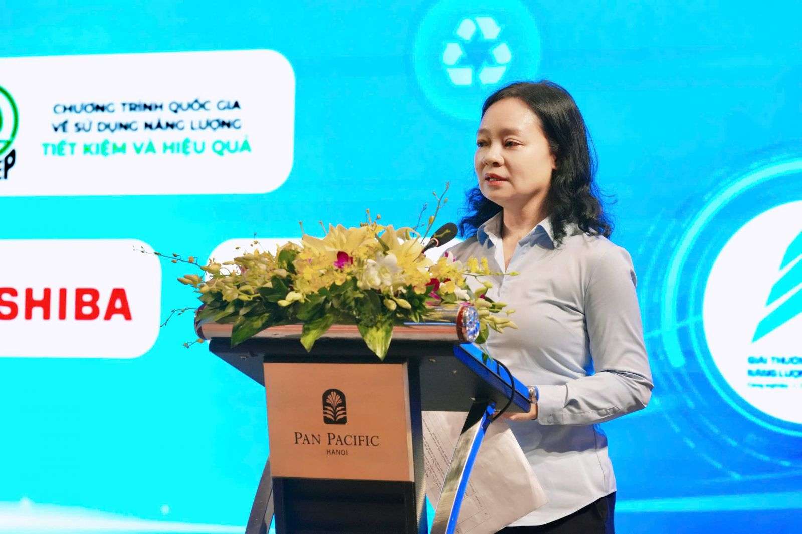 Ms. Nguyen Thi Lam Giang - Director of the Department of Innovation, Green Transformation and Industrial Promotion - DCK (Ministry of Industry and Trade) speaks at the Launching Ceremony of the "Energy Efficiency Award 2026". Photo: BCT