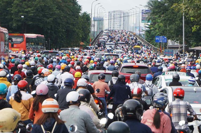 Ho Chi Minh City weather with intermittent sunshine. Photo: Minh Quan