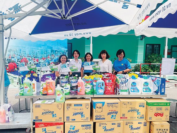 The preferential sales program at May 10 is one of the practical activities coordinated by the Trade Union to support workers to access essential goods at good prices during Workers' Month 2026. Photo: May 10 Company Trade Union