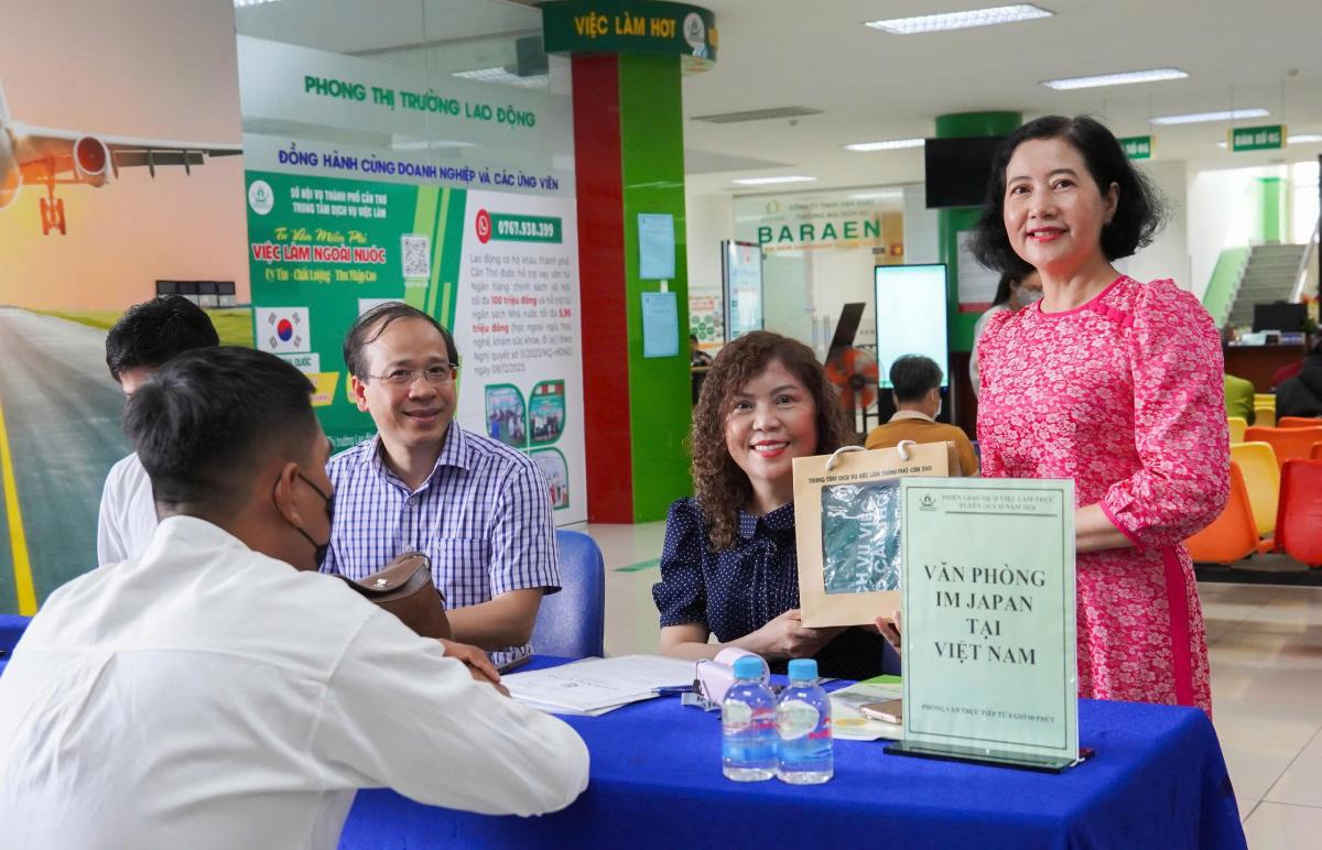 Member of the Party Central Committee, Chairman of the Vietnam General Confederation of Labor Nguyen Anh Tuan.  Photo: Huu Chanh