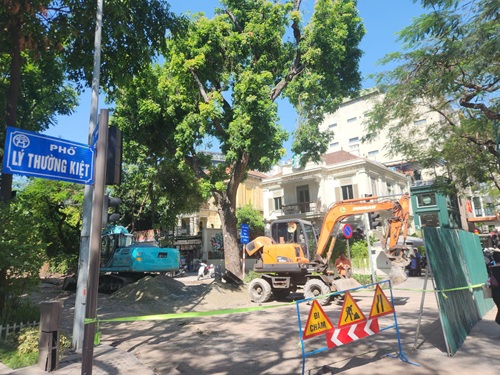 Many flood prevention bunkers in Hanoi have not been dismantled. Photo: Minh Hanh