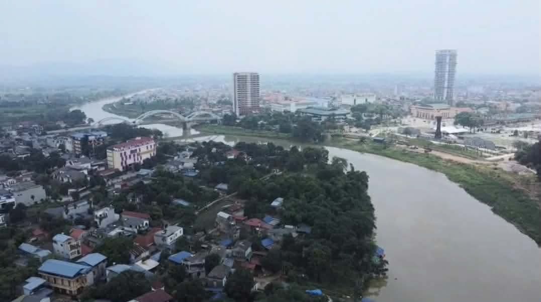 Expectations from the trillion-VND dyke project to prevent floods for the Cau River. Photo: Viet Bac