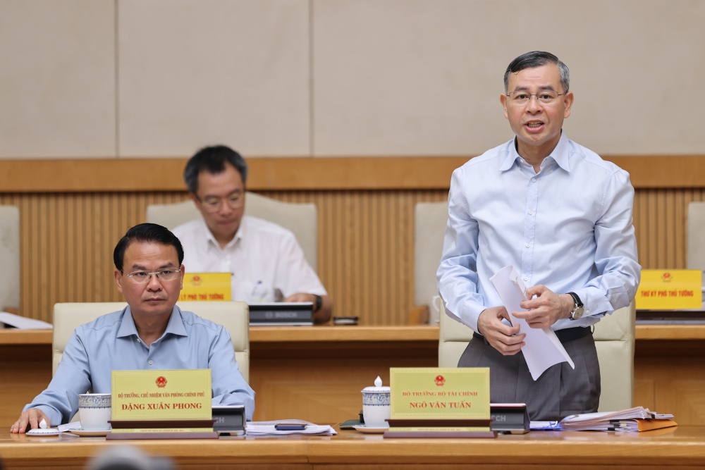 Minister of Finance Ngo Van Tuan recommended that the adjustment of electricity, education, and health prices in 2026 needs to be carefully calculated. Photo: VGP/Nhat Bac