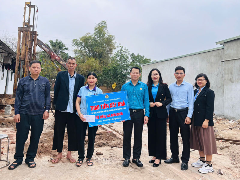 Giving support to build "Trade Union Homes" for union members in difficult circumstances. Photo: AN VI