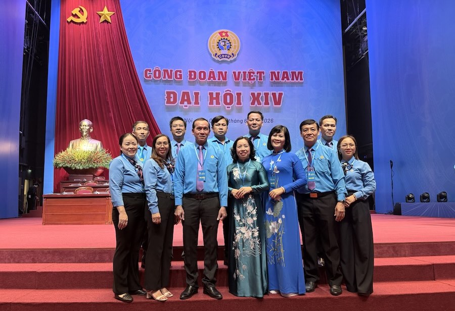 Delegation of Ca Mau Provincial Trade Union attends the XIV Vietnam Trade Union Congress, term 2026 - 2031. Photo: Thieu Vu